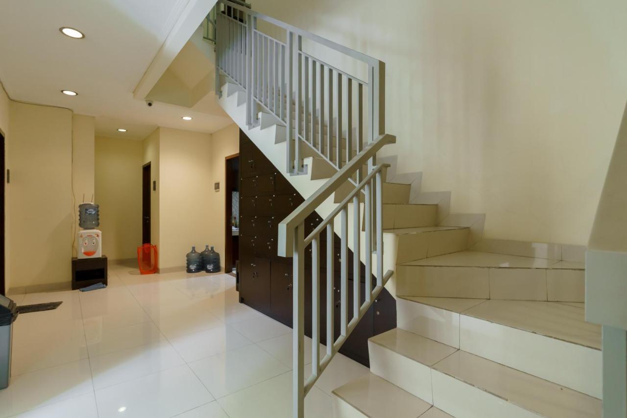 Dago Suites Syariah Cikarang Mitra Reddoorz Bekasi Extérieur photo