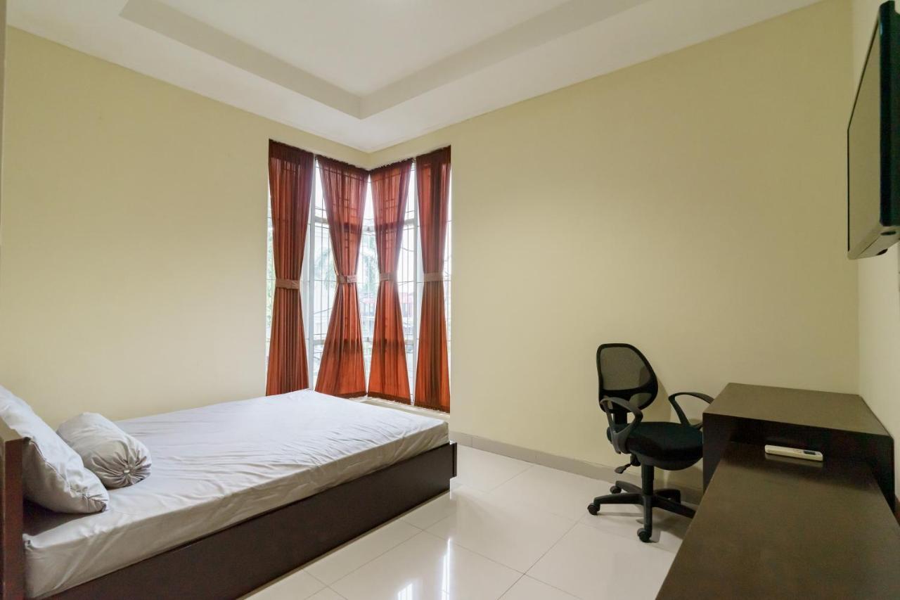 Dago Suites Syariah Cikarang Mitra Reddoorz Bekasi Extérieur photo